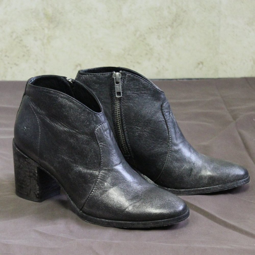 FRYE GREY METALLIC ANKLE BOOTS SIZE 7